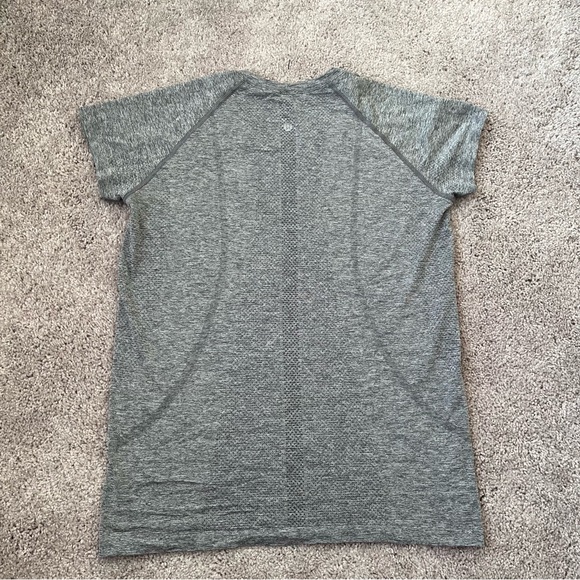 Lululemon Swiftly Tech Short Sleeve 2.0 - Picture 3 of 4